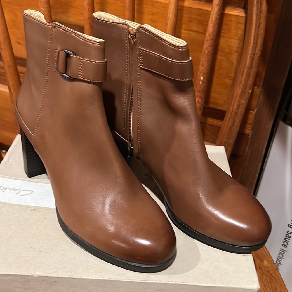 Clark’s London Light Tan Leather Boots